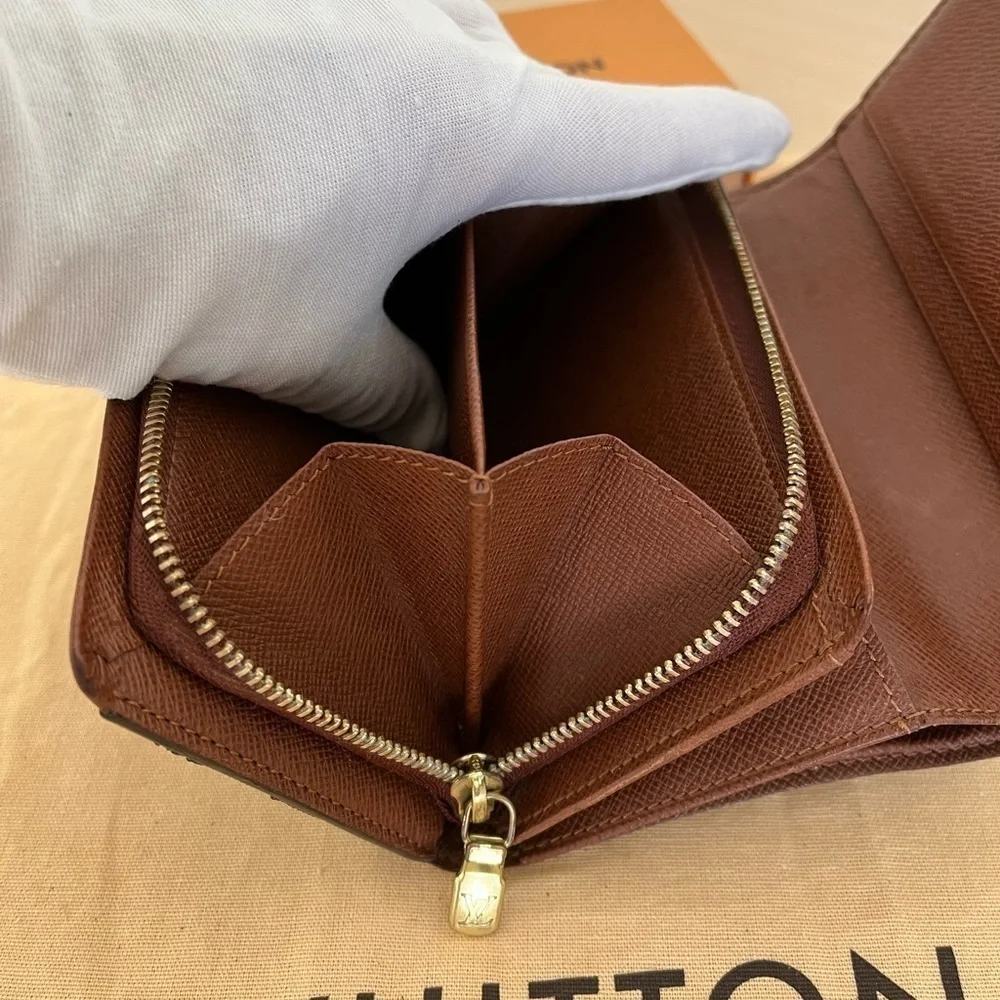 Louis Vuitton Tresor Wallet Monogram Zip Around Porte Monnaie Billets EUC